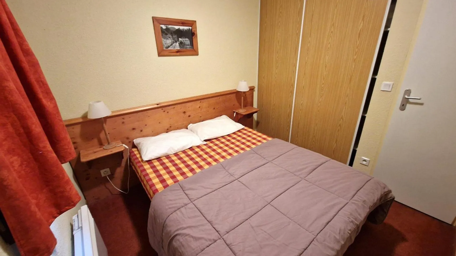 Appartement 2 Pieces, Idealement Situe, A 30M Des Pistes Et Des Commerces. - Fr-1-265-315 Modane 0*,  France