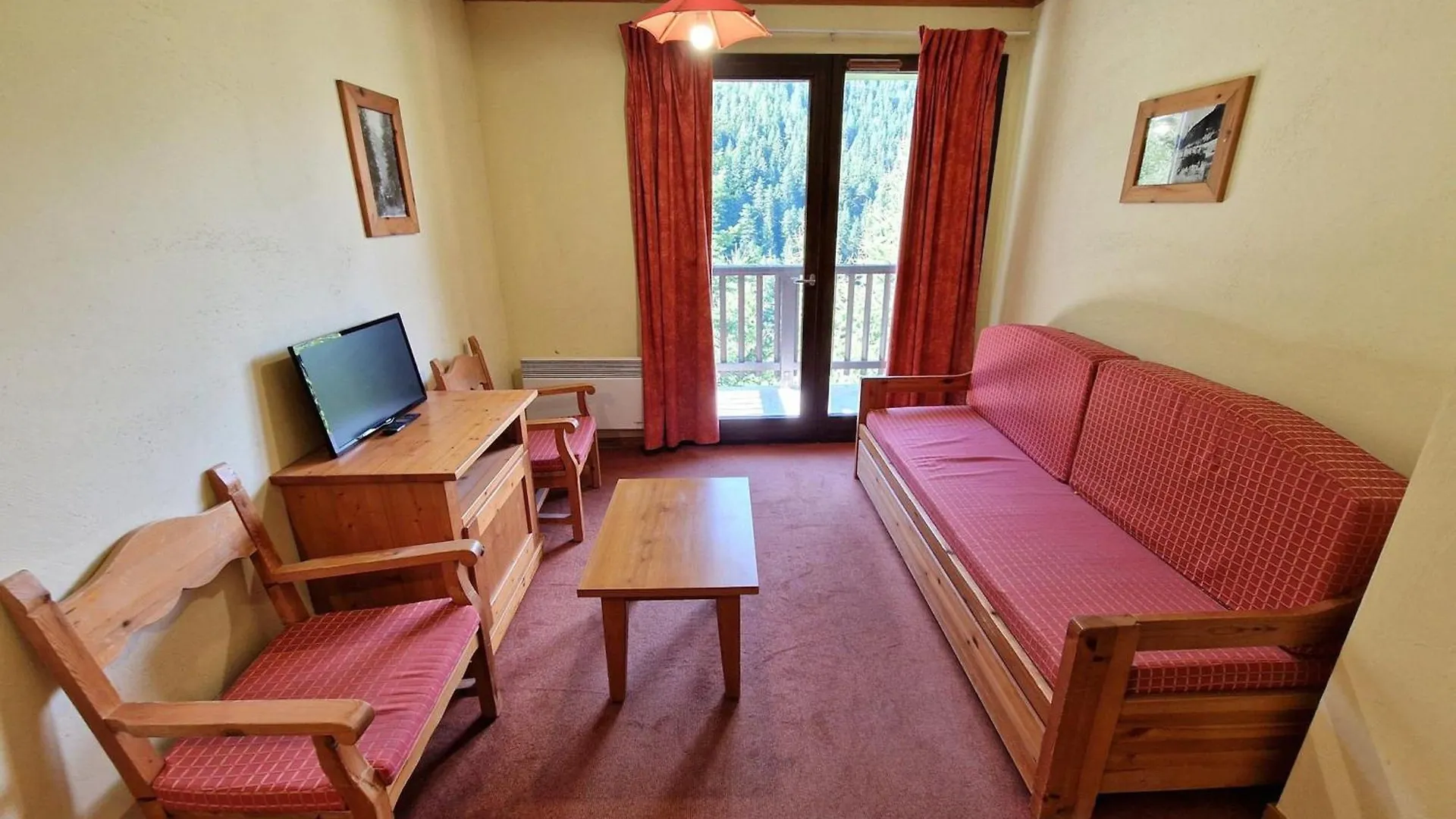 Appartement 2 Pieces, Idealement Situe, A 30M Des Pistes Et Des Commerces. - Fr-1-265-315 contacts