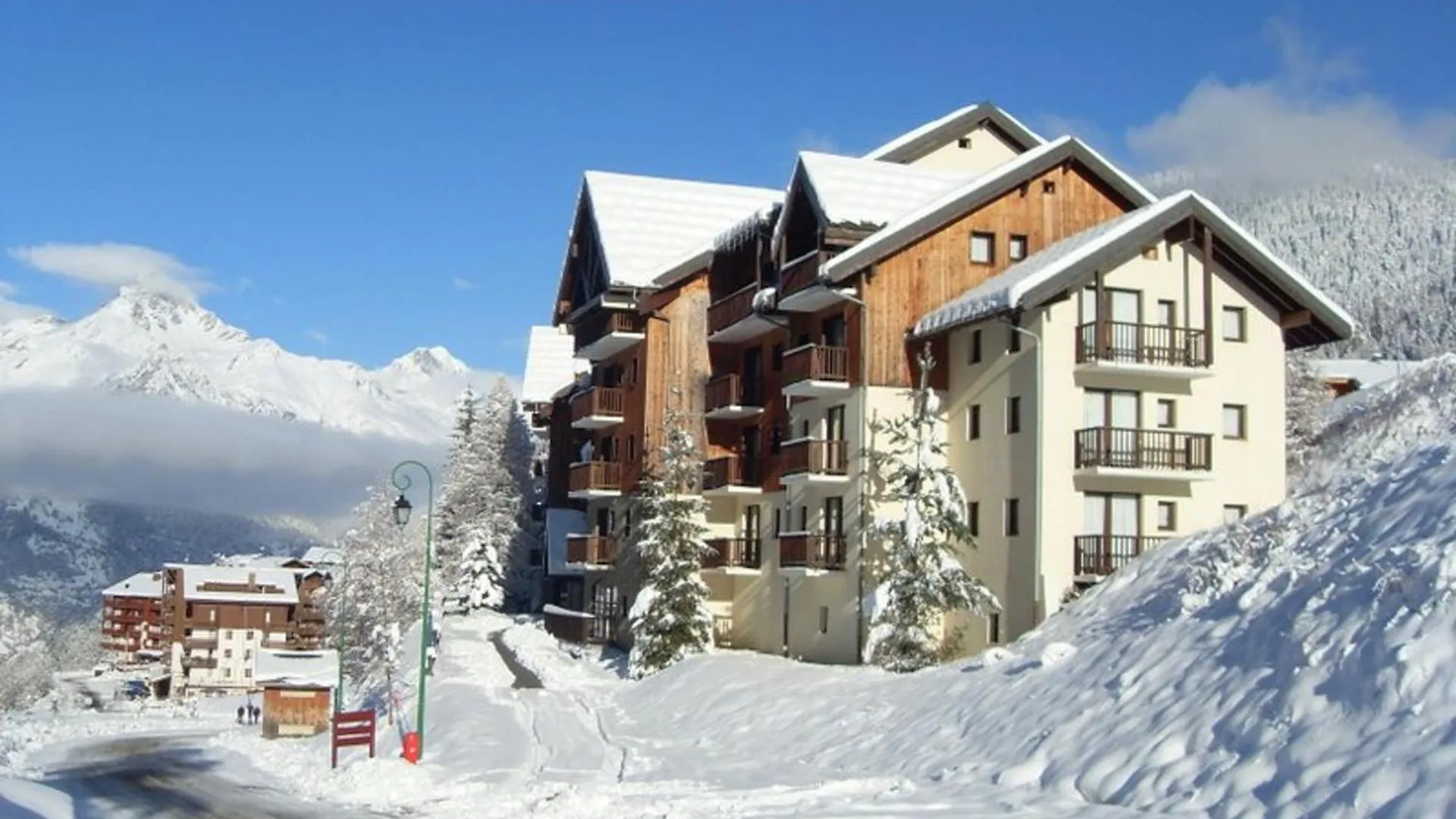Appartement 2 Pieces, Idealement Situe, A 30M Des Pistes Et Des Commerces. - Fr-1-265-315 Modane